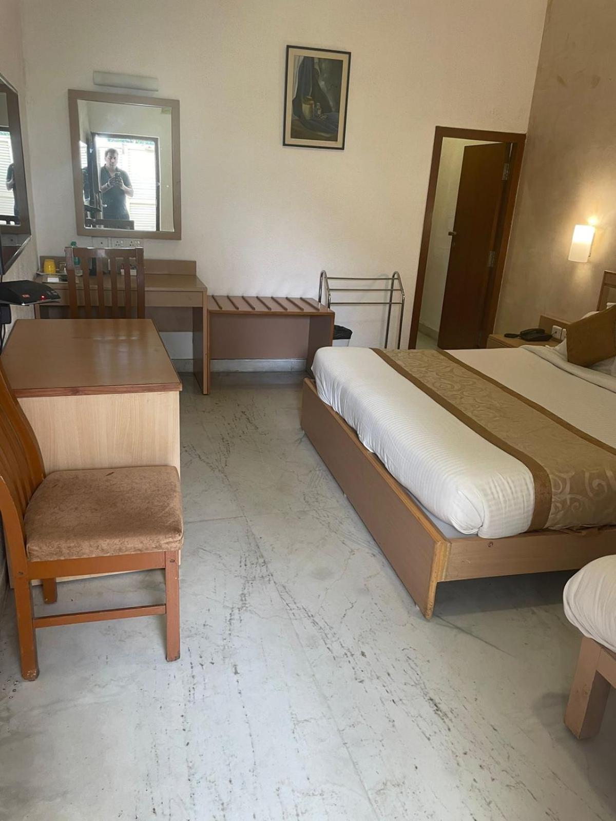 Avenue 11 Boutique Residences, Poes Garden होटल
