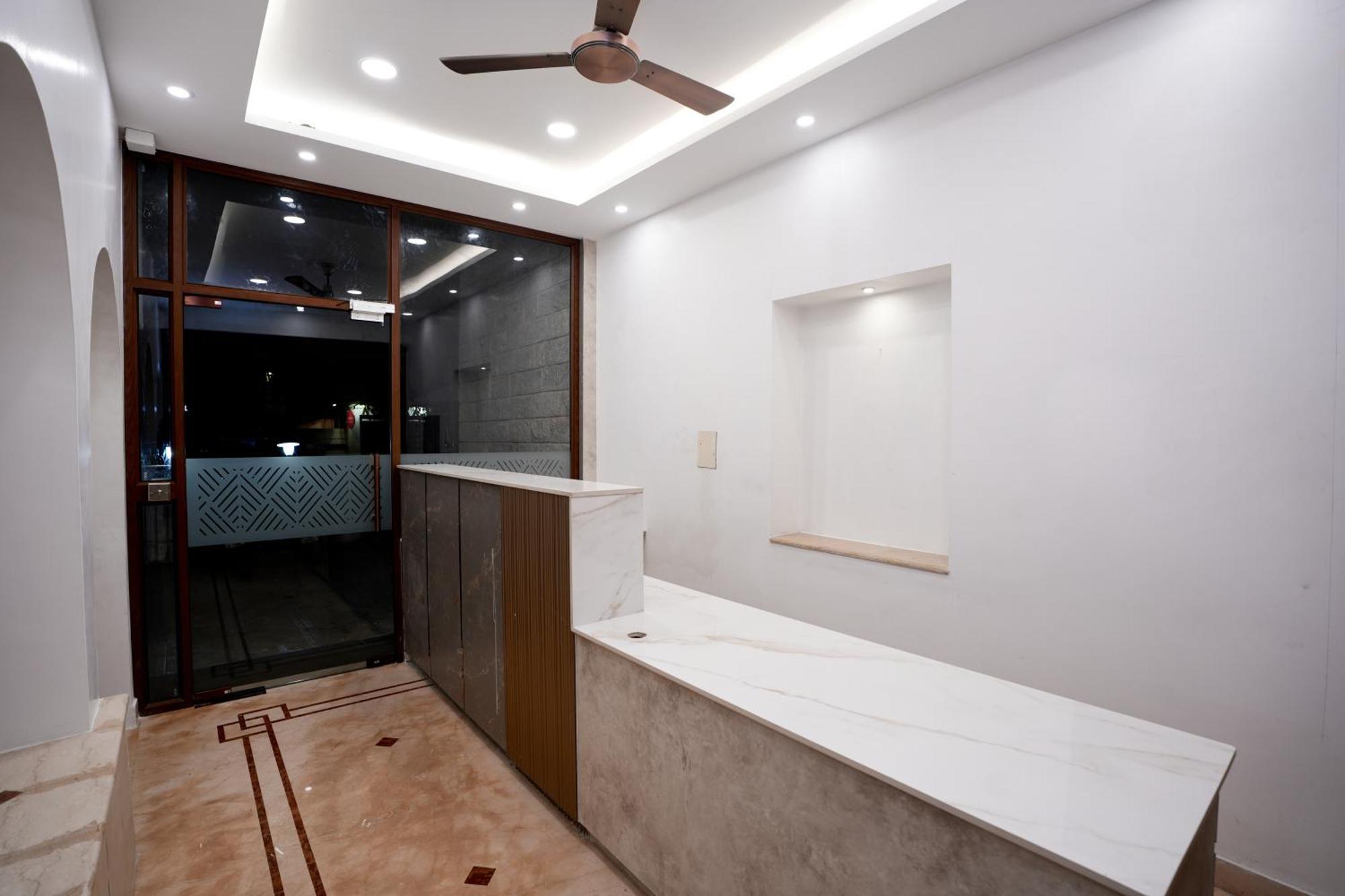Avenue 11 Boutique Residences, Poes Garden होटल