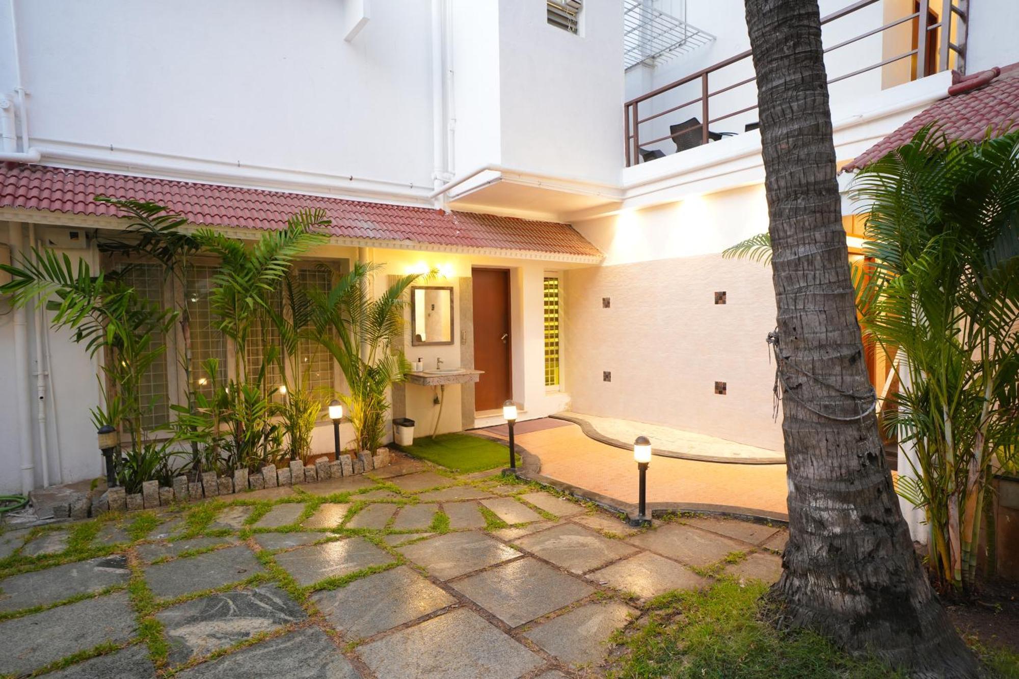 होटल Avenue 11 Boutique Residences, Poes Garden 3*