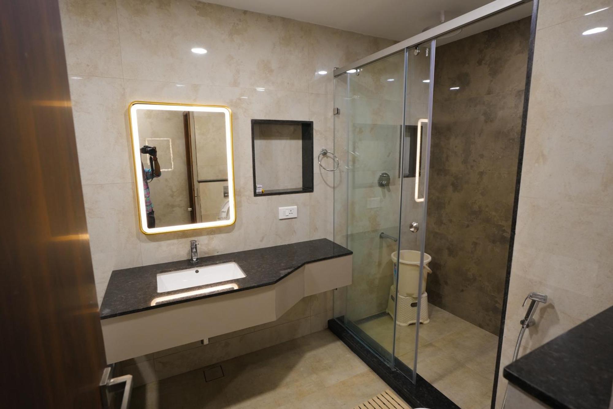 Avenue 11 Boutique Residences, Poes Garden होटल 3*