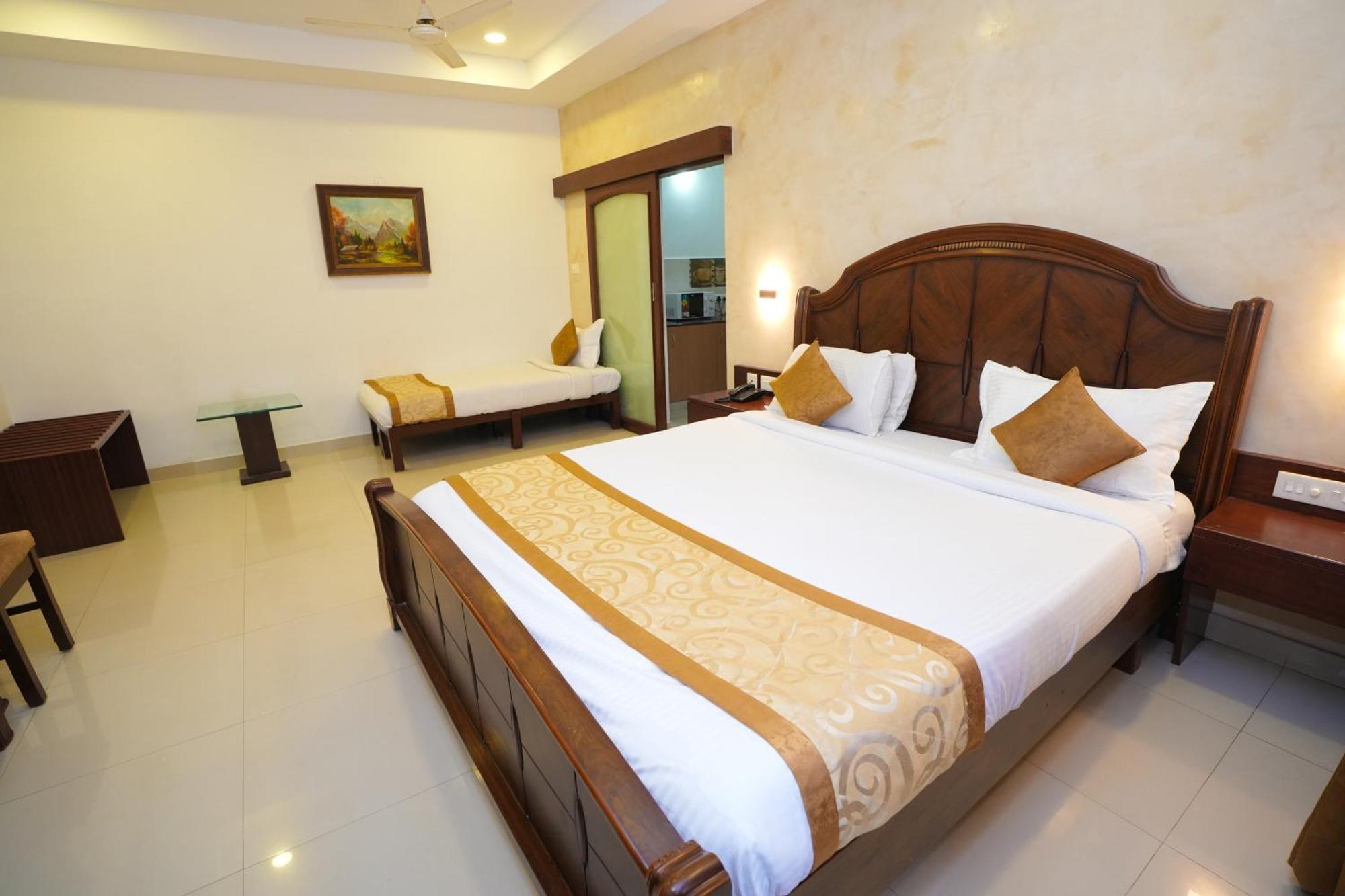Avenue 11 Boutique Residences, Poes Garden होटल