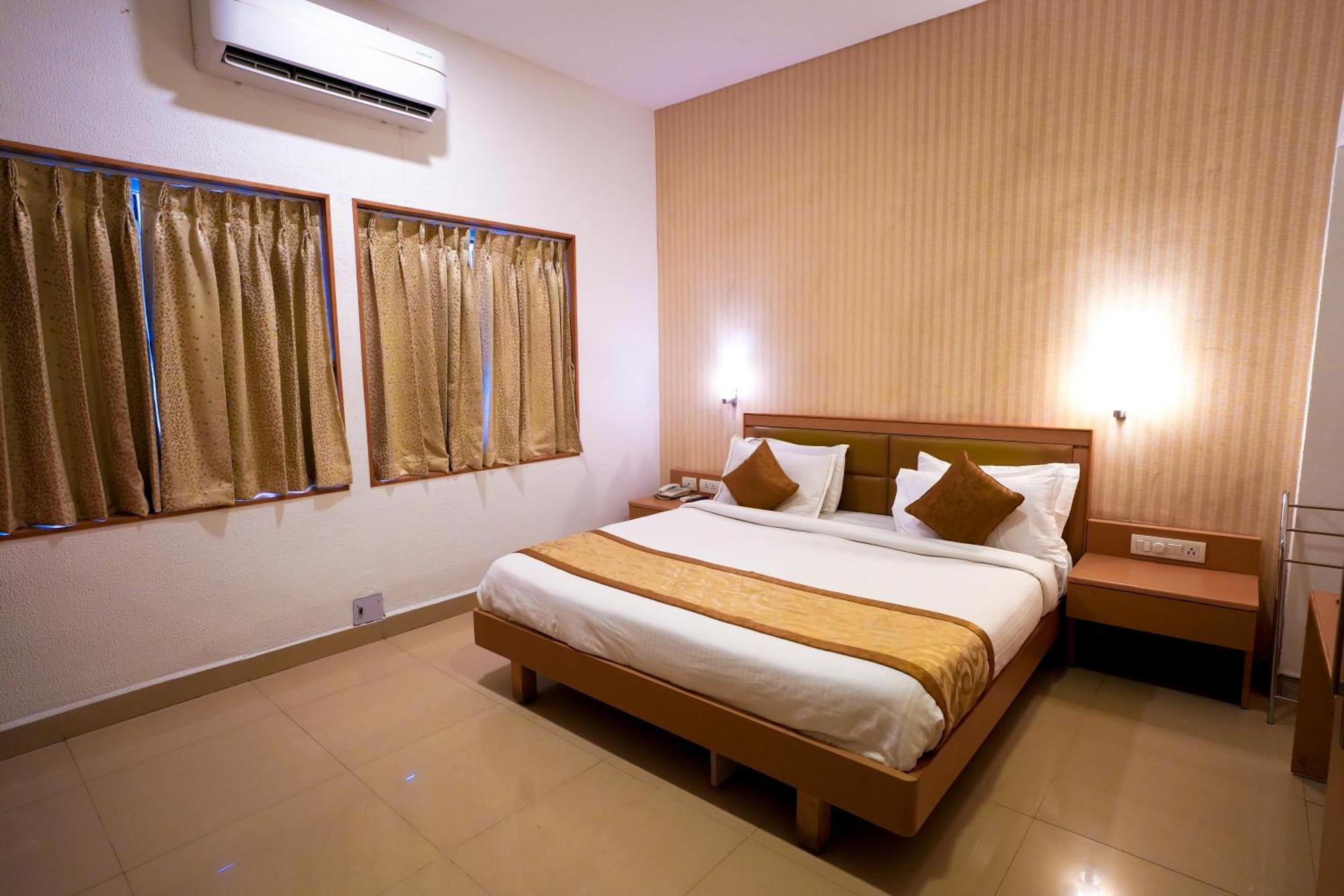 Avenue 11 Boutique Residences, Poes Garden