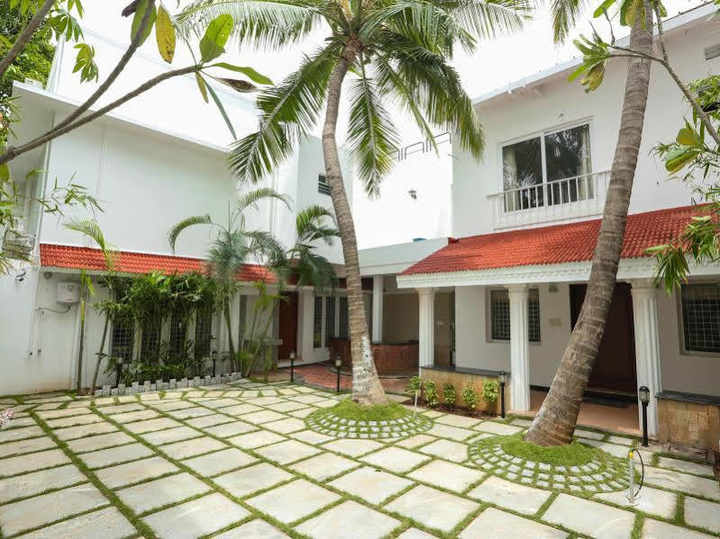 Avenue 11 Boutique Residences, Poes Garden होटल 3*